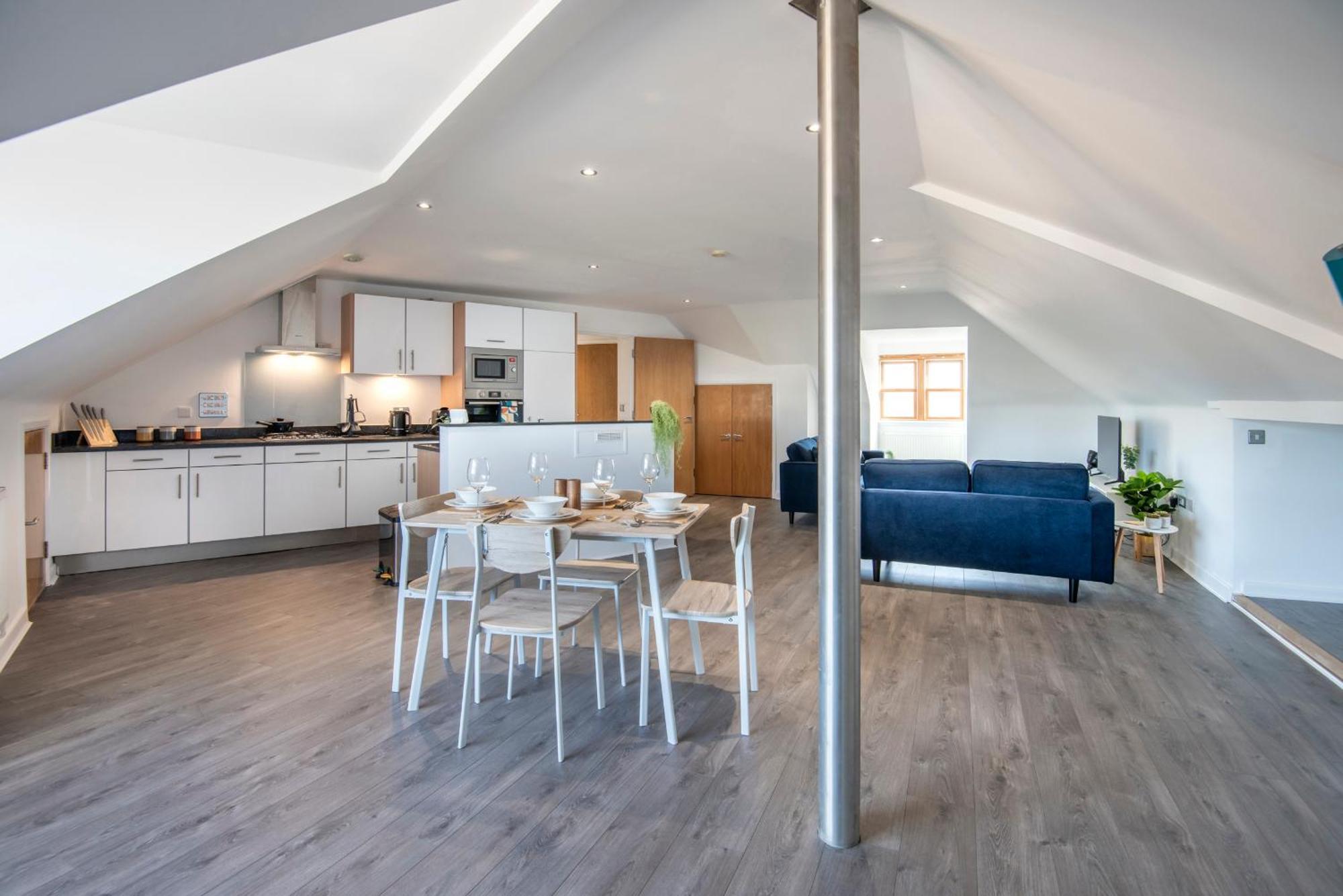 The Loft - Spacious Luxury 2 Bed 2 Bath With Free Secure Parking And Tube Close By London Bagian luar foto